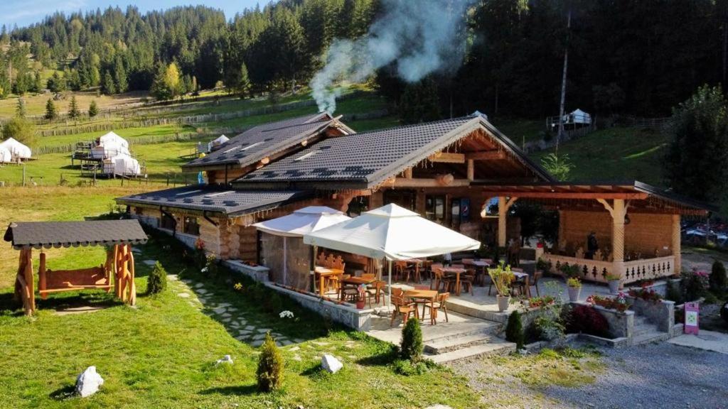 Pensiunea Mireasma Bucovinei Crucea Exterior photo